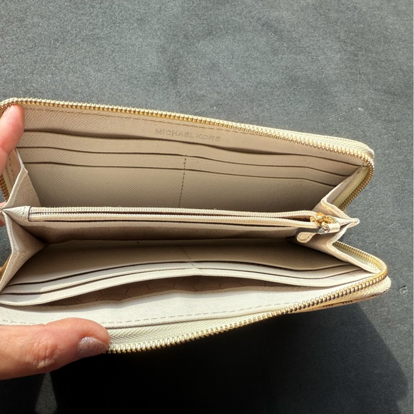 Michael Kors Jet Set Wallet - Vanilla - Picture 4 of 8